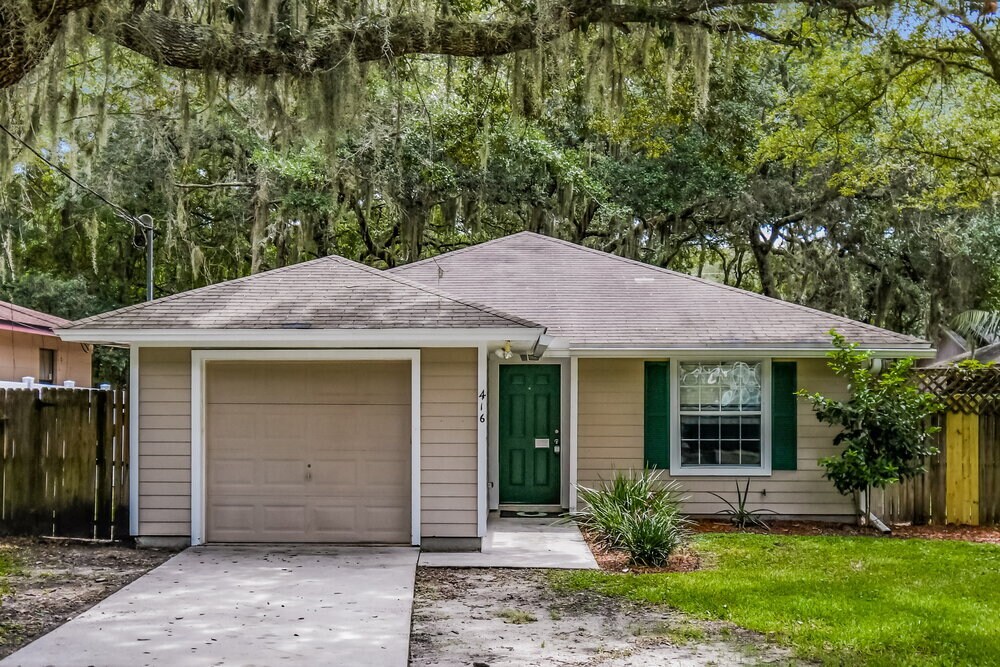 416 S 13th Terrace in Fernandina Beach, FL - Foto de edificio