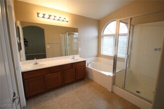 8800 Blue Wolf St in Las Vegas, NV - Building Photo - Building Photo