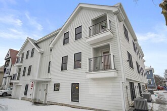 122 Cottage St, Unit 127 E cot- 4 in Boston, MA - Building Photo - Building Photo
