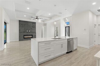 1159 SW 5th Terrace in Cape Coral, FL - Foto de edificio - Building Photo