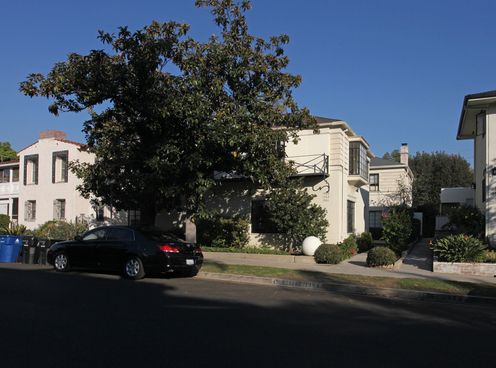 1960-1964 Kenmore Ave in Los Angeles, CA - Building Photo