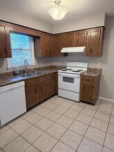 3 Fair Oaks Rd N in Arden, NC - Foto de edificio - Building Photo