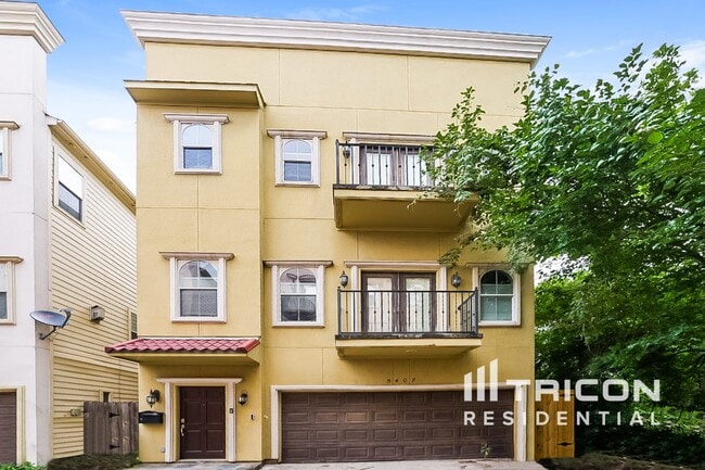 property at 5407 Kansas St