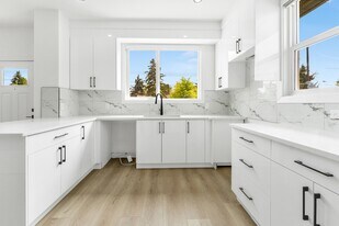 11630-122 122 St NW in Edmonton, AB - Building Photo