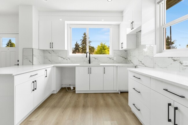 property at 11630-122 122 St NW