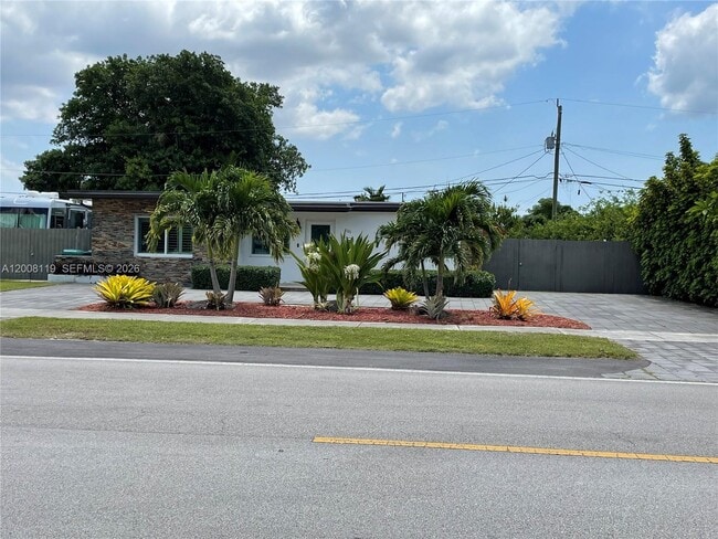4161 SW 102nd Ave in Miami, FL - Building Photo - Building Photo