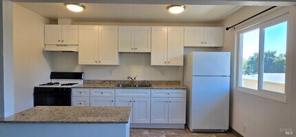 1567 Alamo Dr in Vacaville, CA - Building Photo - Building Photo