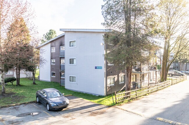Mainstreet Estates in Surrey, BC - Building Photo - Building Photo
