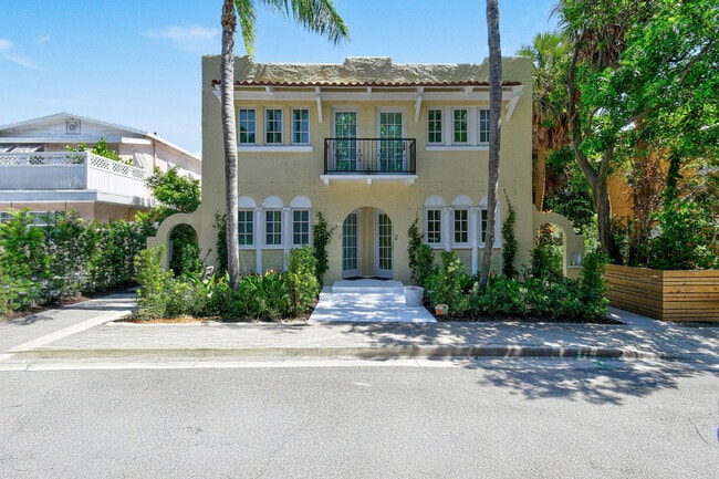 property at 212 Oleander Ave