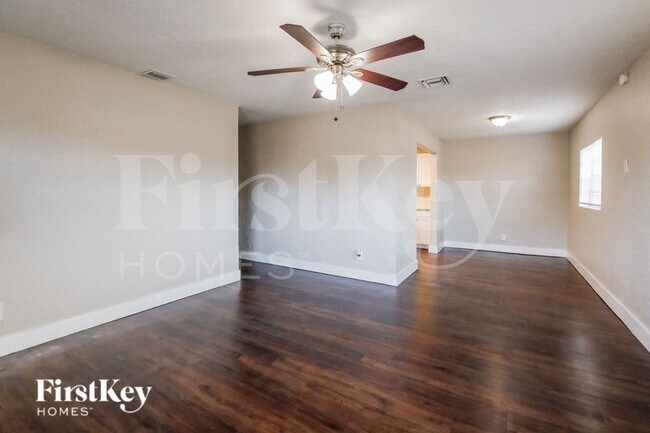 2121 NW 28th Terrace in Fort Lauderdale, FL - Building Photo - Building Photo