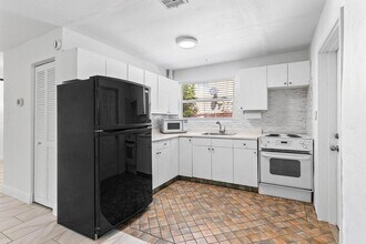 519 29th St in West Palm Beach, FL - Building Photo - Building Photo