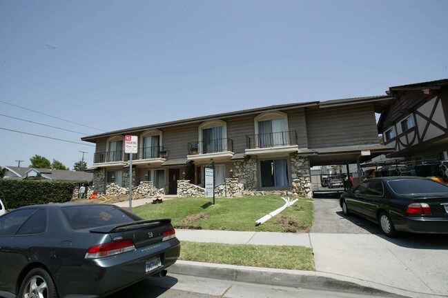 Majestic Prairie in Northridge, CA - Building Photo - Building Photo