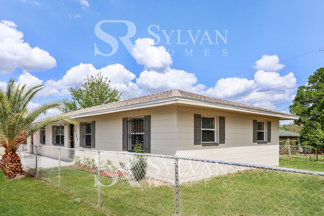 1723 Blossom Cir E in Lakeland, FL - Foto de edificio - Building Photo