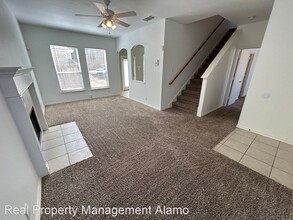 166 Red Hawk Ridge in San Antonio, TX - Building Photo - Building Photo