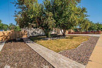 6636 Depew St in Arvada, CO - Building Photo - Building Photo