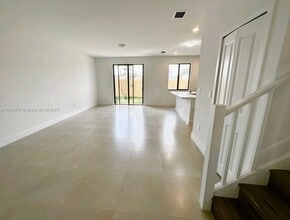 15728 SW 136th Way in Miami, FL - Building Photo - Building Photo
