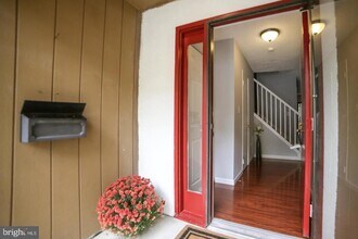 1818 Old Post Terrace in Woodbridge, VA - Building Photo - Building Photo