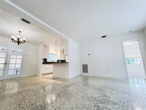 11504 NE 11th Pl in Biscayne Park, FL - Building Photo - Building Photo