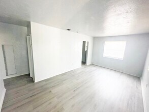 12720 NW 18th Ct in Miami, FL - Building Photo - Building Photo