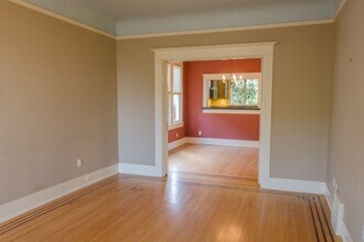 316 N 73rd St in Seattle, WA - Building Photo - Building Photo