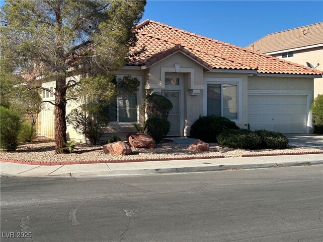 8026 Bonaventure Dr in Las Vegas, NV - Building Photo - Building Photo