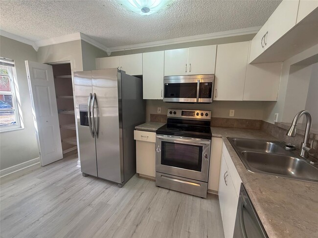6907 Sienna Club Pl in Lauderhill, FL - Building Photo - Building Photo
