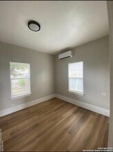 143 E Baylor St in San Antonio, TX - Building Photo - Building Photo