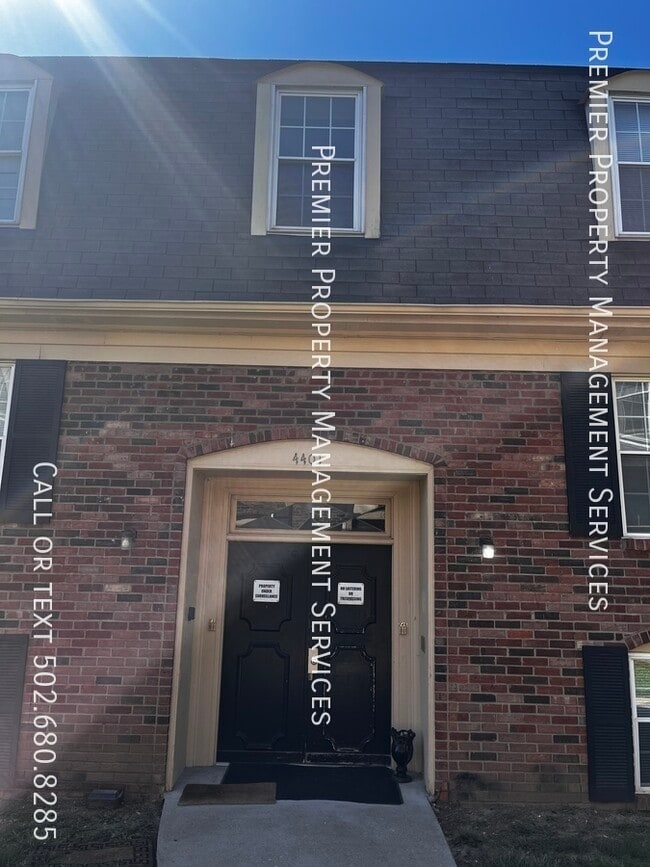 4401 Landside Dr in Louisville, KY - Building Photo - Building Photo