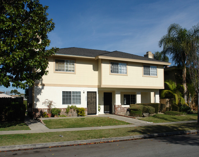 4091-4093 Howard Ave in Los Alamitos, CA - Foto de edificio - Building Photo