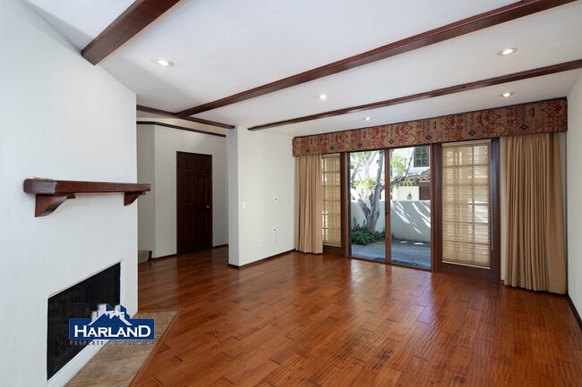 8668 Villa La Jolla Dr in San Diego, CA - Building Photo - Building Photo