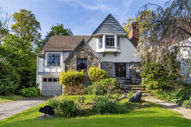 property at 8 Ellsworth St