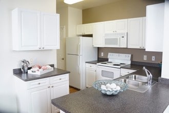 Stone Canyon Apartments in Parker, CO - Foto de edificio - Building Photo