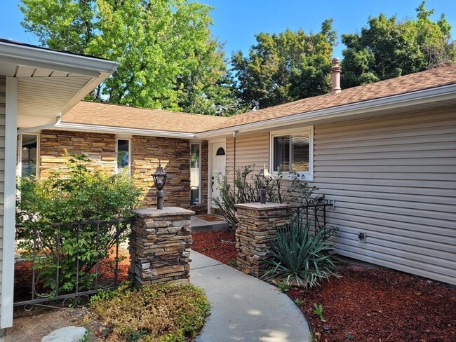 8920 W Bradbury Dr in Boise, ID - Building Photo - Building Photo