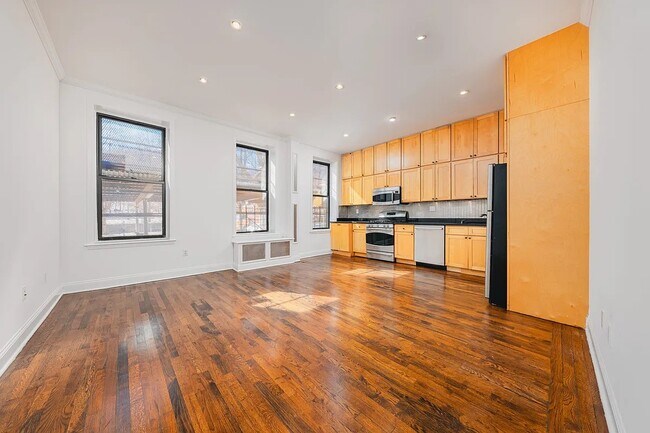 207 Central Pk N