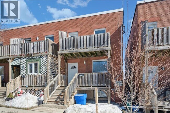 352 Duke St W in Kitchener, ON - Building Photo - Building Photo