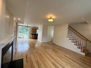 155 Franklin St, Unit 1 in Boston, MA - Building Photo - Building Photo