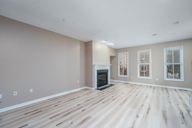 2335 Boston St in Baltimore, MD - Building Photo - Building Photo