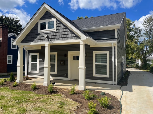 property at 624 Golfview Dr