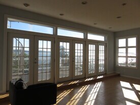 215 First Ave, Unit #3 in West Haven, CT - Building Photo