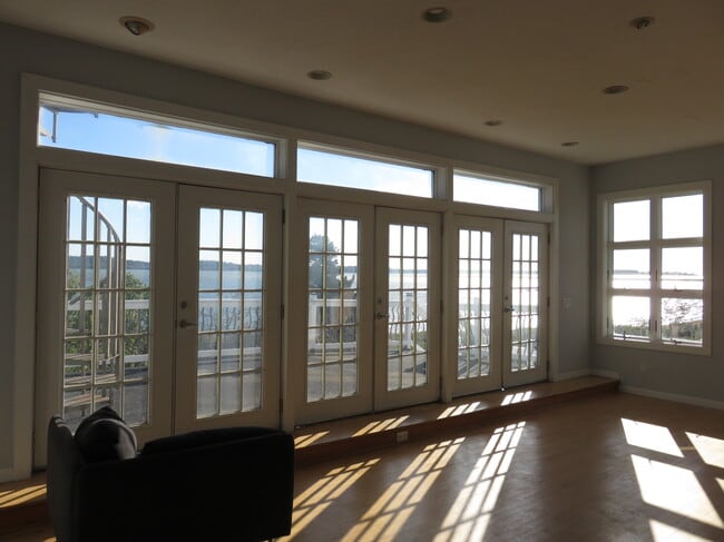 215 First Ave, Unit #3