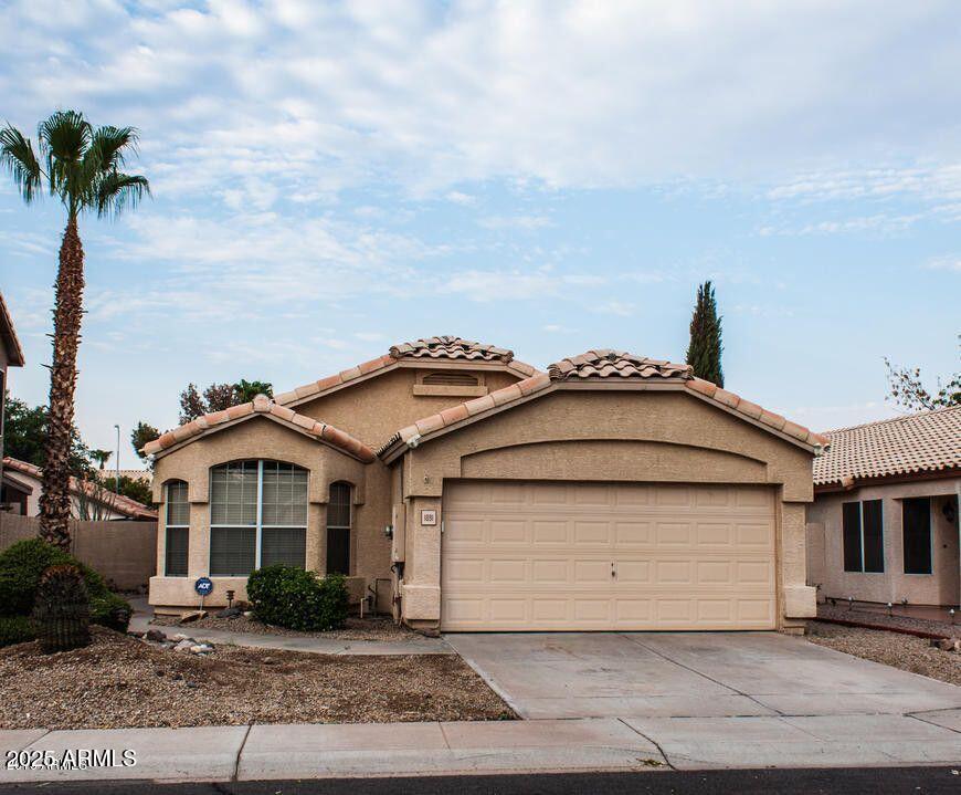 1091 W Kingbird Dr in Chandler, AZ - Building Photo