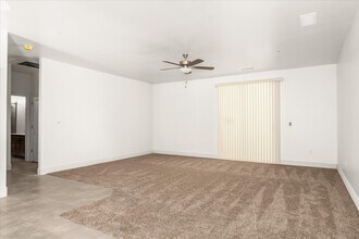 40468 Bollinger Pl in Oakhurst, CA - Building Photo - Building Photo
