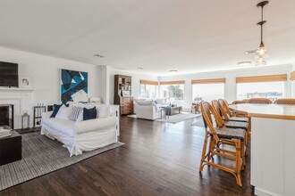 63 Shore Rd in Westhampton, NY - Building Photo - Building Photo