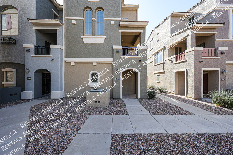 2402 E 5th St in Tempe, AZ - Building Photo
