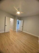 3700 NW 58th Ave, Unit VGA 1 in Virginia Gardens, FL - Foto de edificio - Building Photo