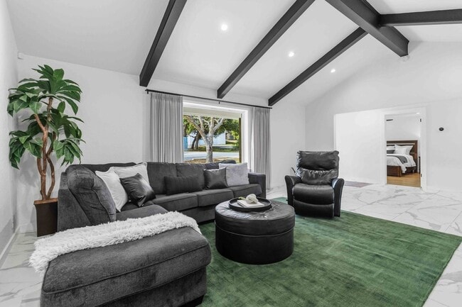 107 Oak Crest in Canyon Lake, TX - Building Photo - Building Photo