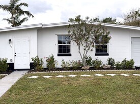 3133 Normandy Dr in Port Charlotte, FL - Building Photo