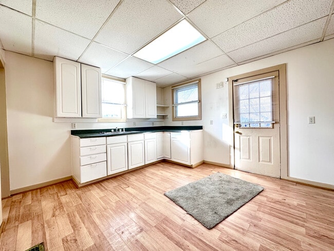 property at 8 W Lutton St