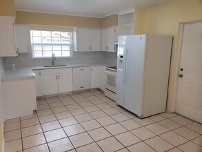 3117 W Douglas St in Tampa, FL - Building Photo - Building Photo
