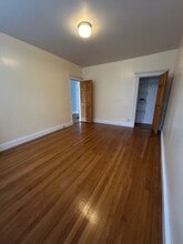 184 Saint Paul St, Unit 3 in Brookline, MA - Building Photo - Building Photo